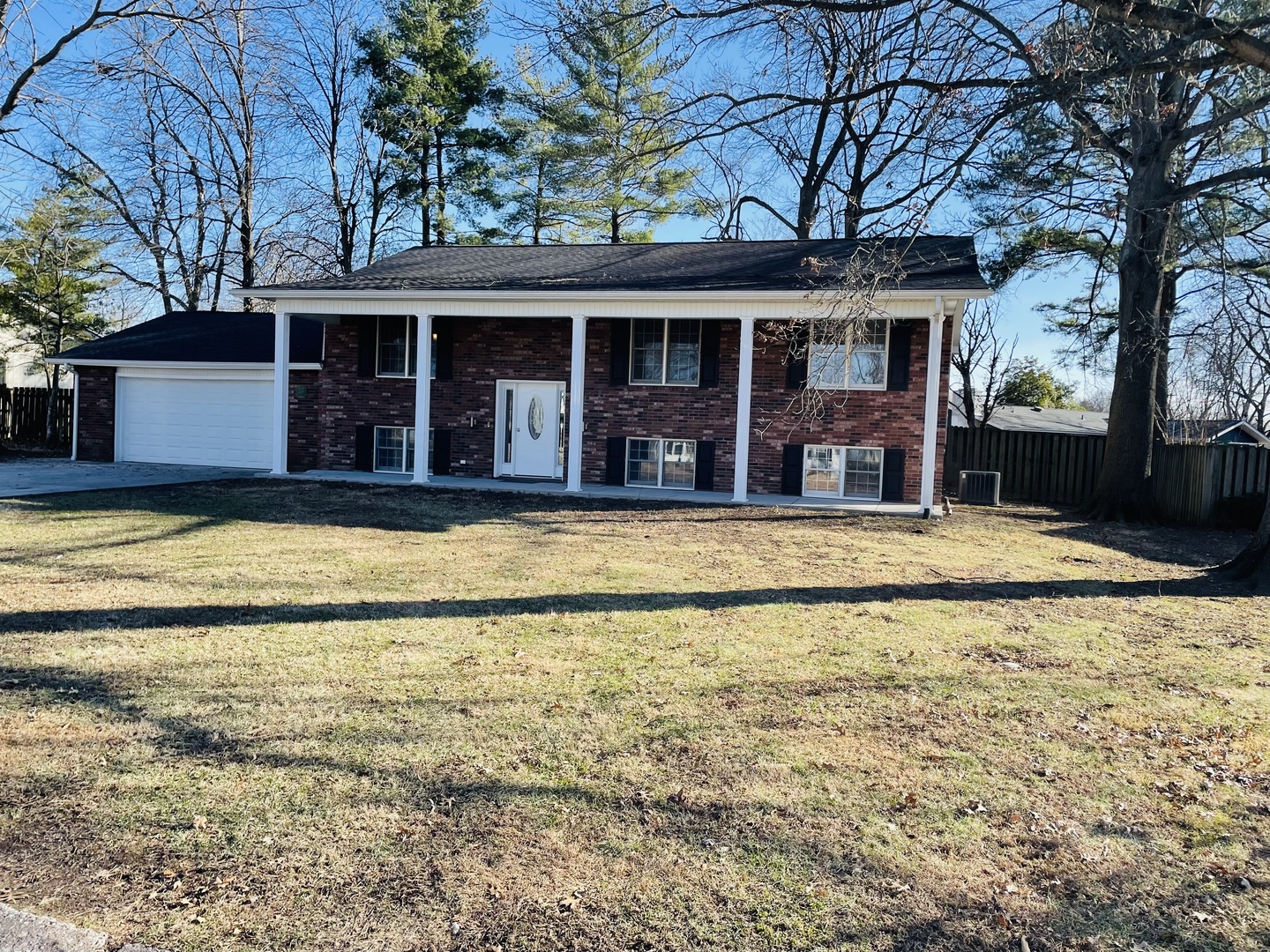 3307 West Lakeview Road Marion, IL 62959 - Photo 2 of 33 Gallery Image 2