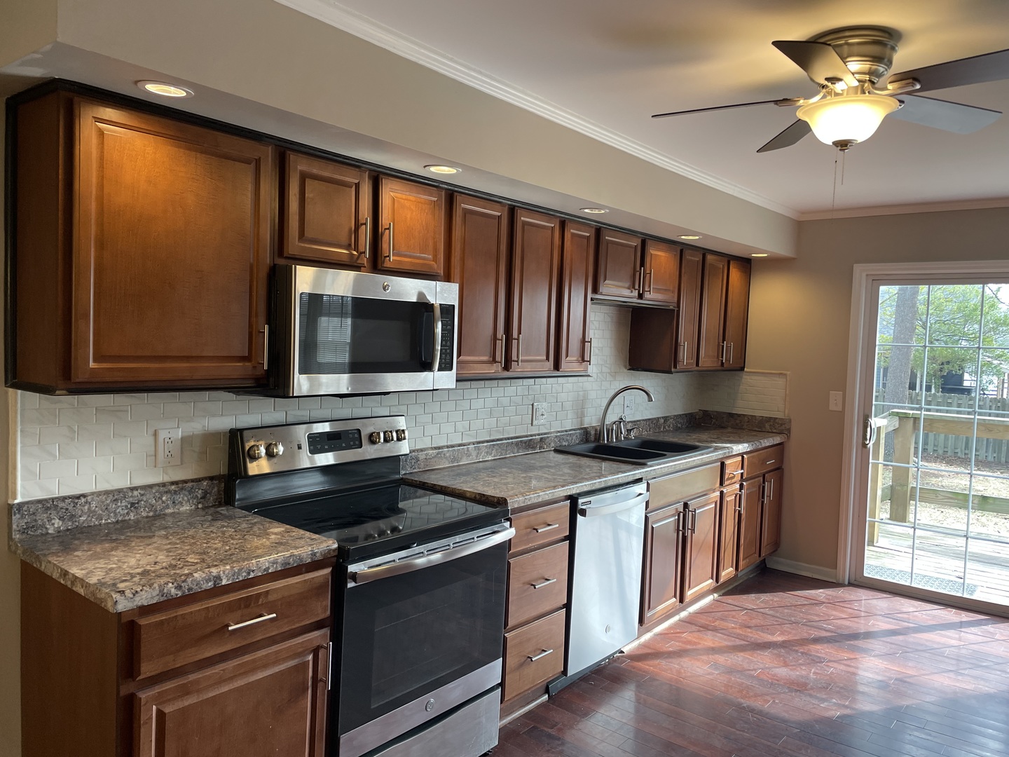 3307 West Lakeview Road Marion, IL 62959 - Photo 7 of 33 Gallery Image 7