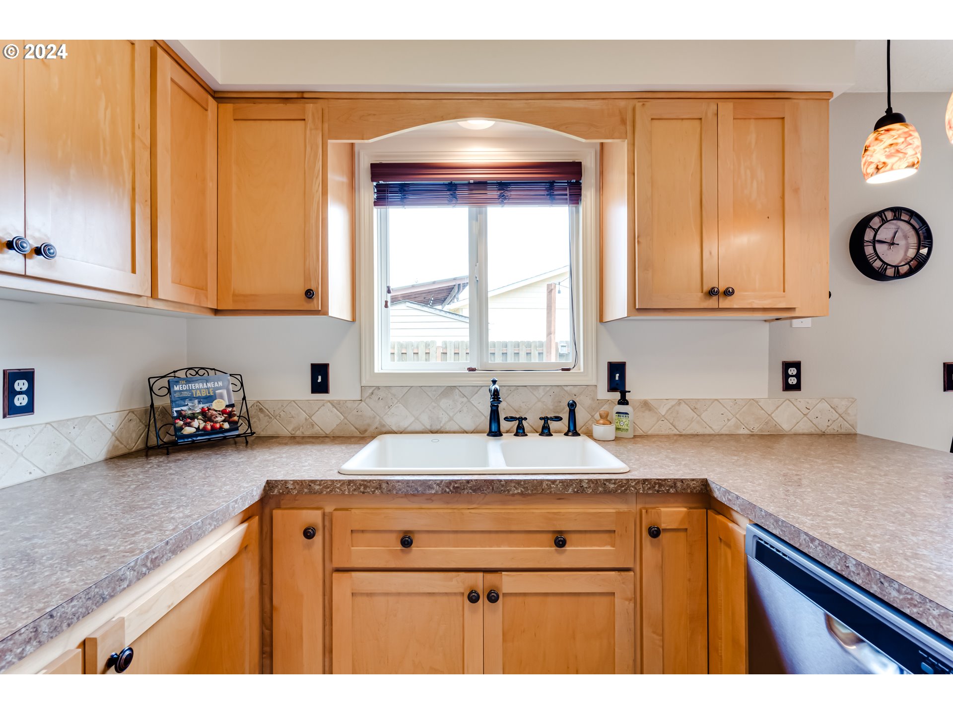 581 Laksonen Loop Springfield, OR 97478 - Photo 12 of 35 Gallery Image 12