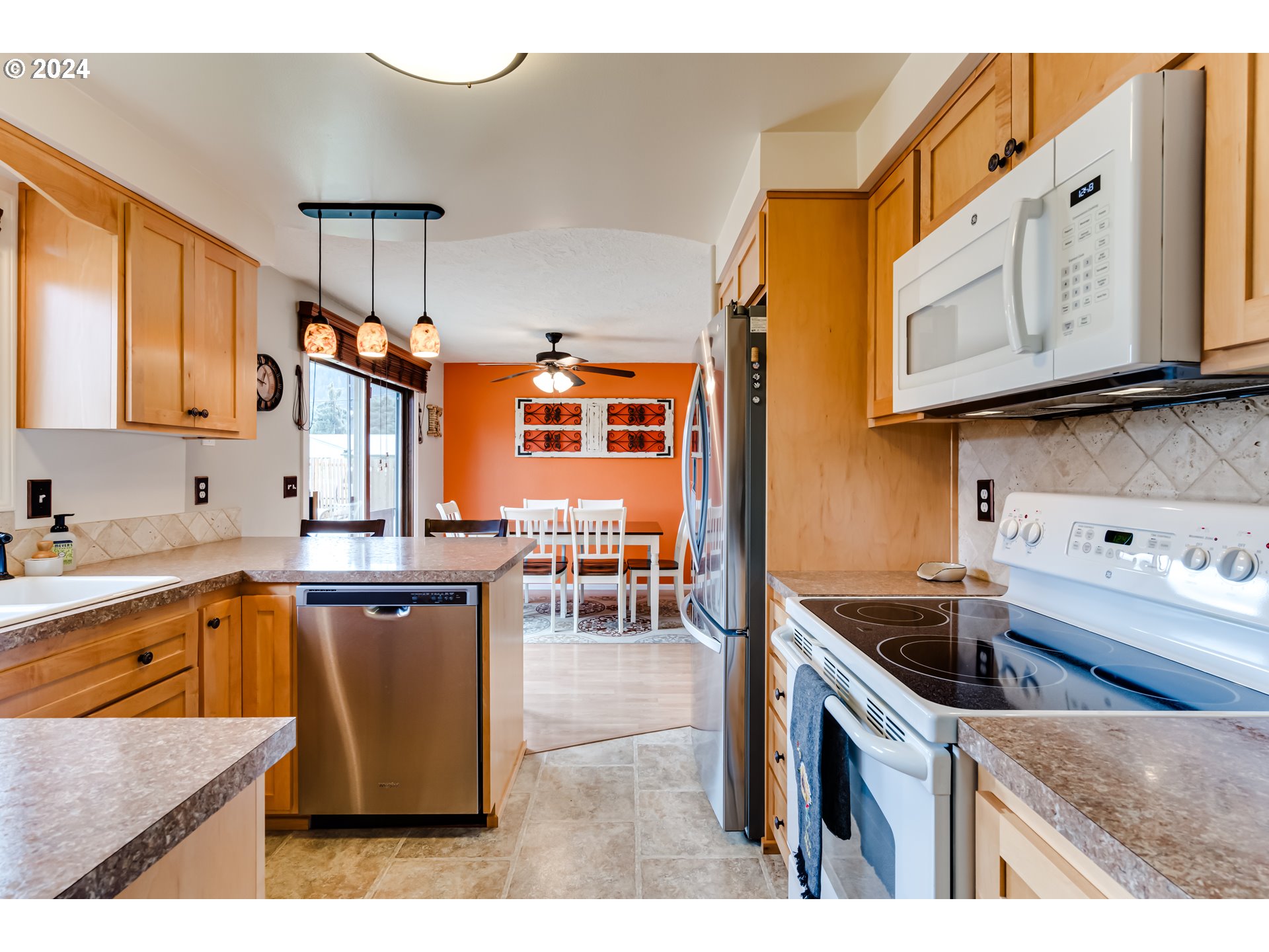 581 Laksonen Loop Springfield, OR 97478 - Photo 14 of 35 Gallery Image 14