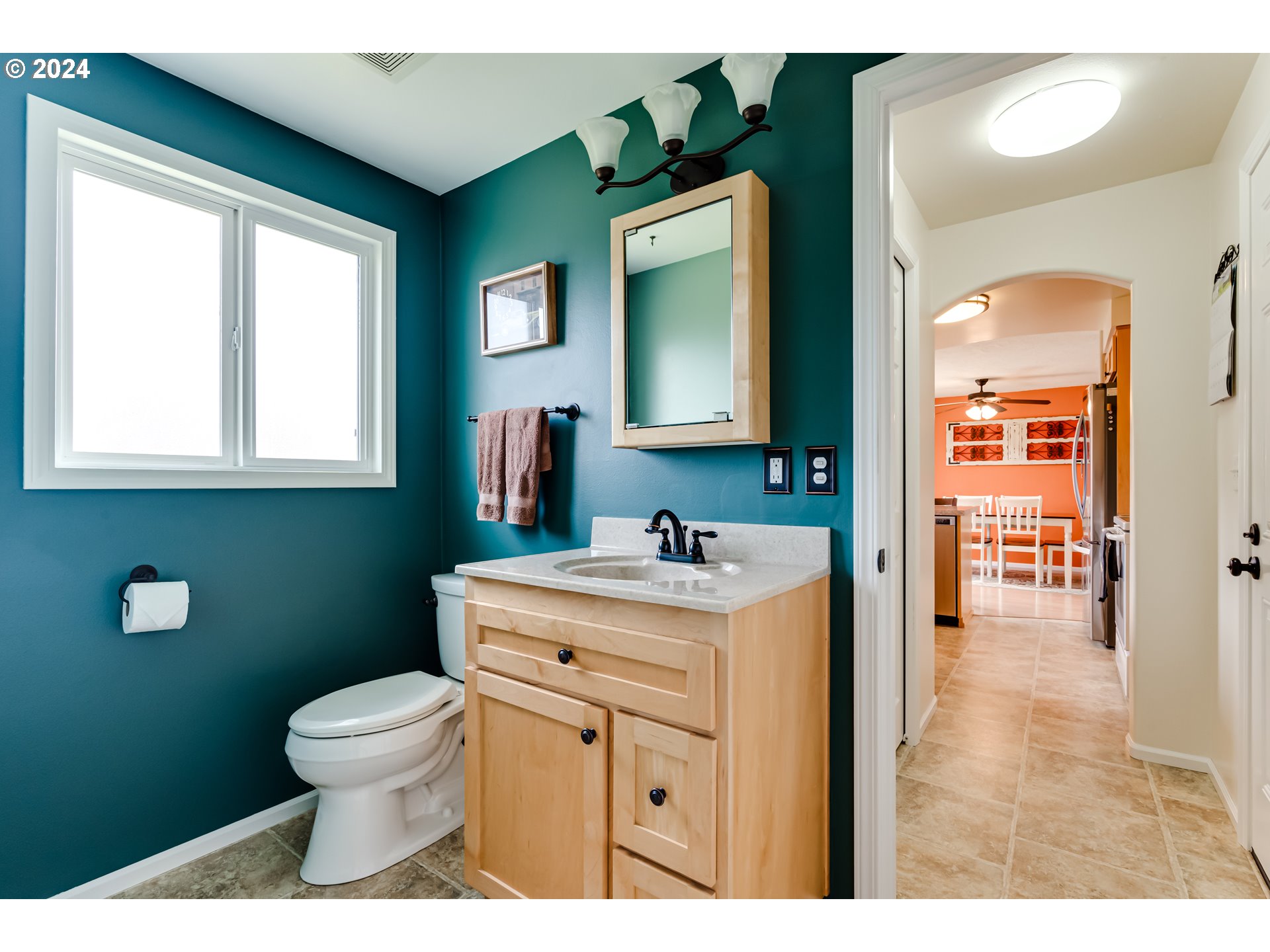 581 Laksonen Loop Springfield, OR 97478 - Photo 15 of 35 Bathroom