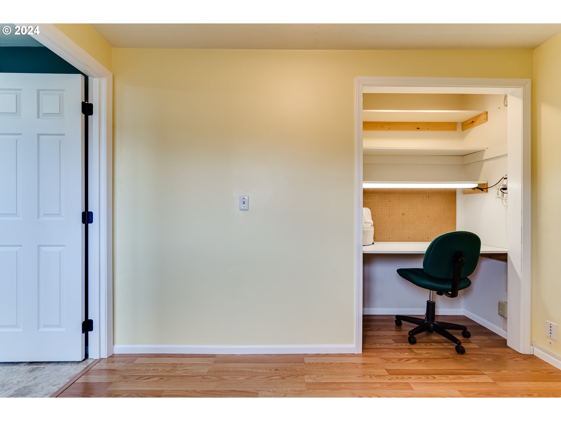 581 Laksonen Loop Springfield, OR 97478 - Photo 17 of 35 Den/Office