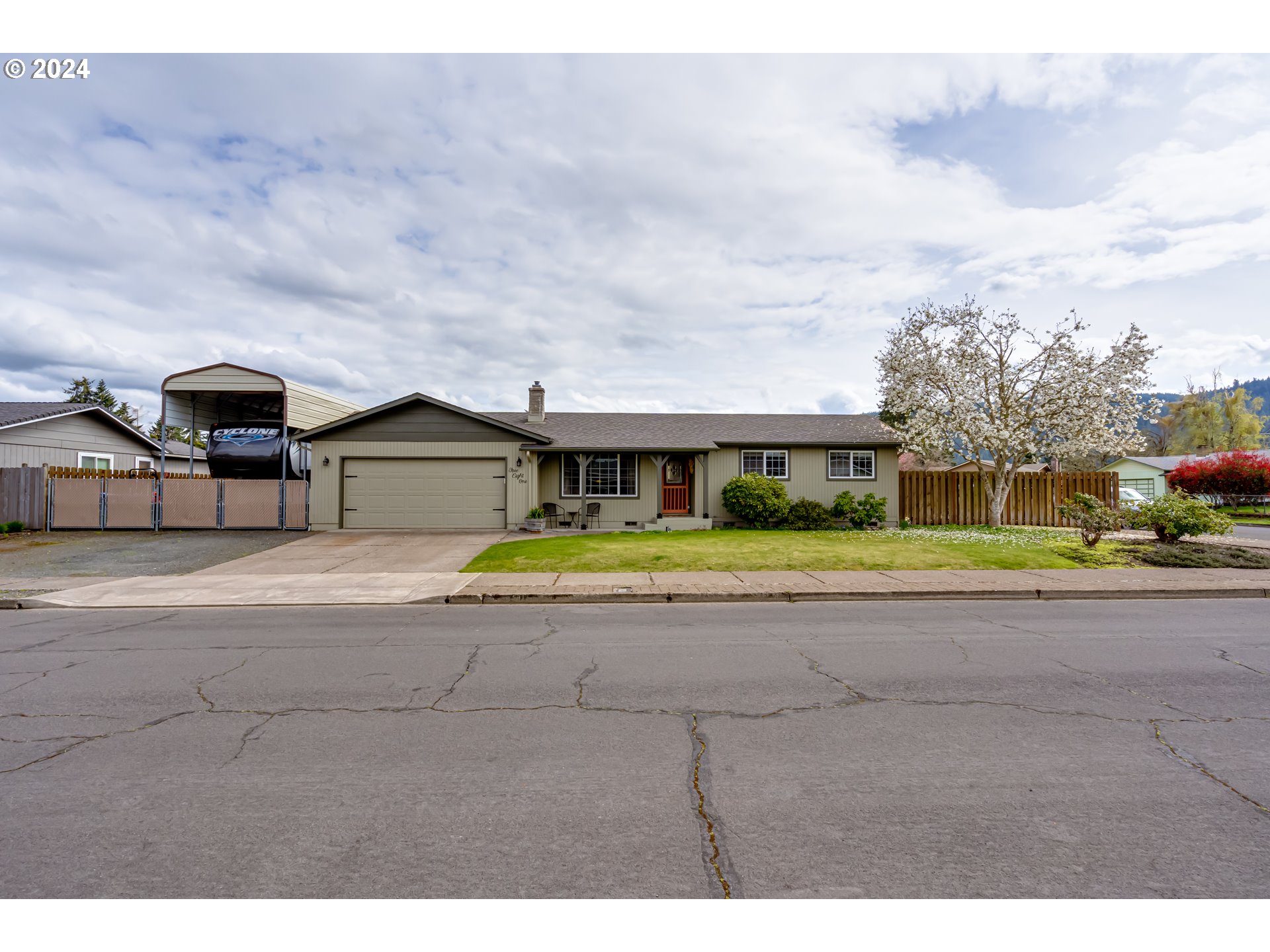 581 Laksonen Loop Springfield, OR 97478 - Photo 2 of 35 Gallery Image 2