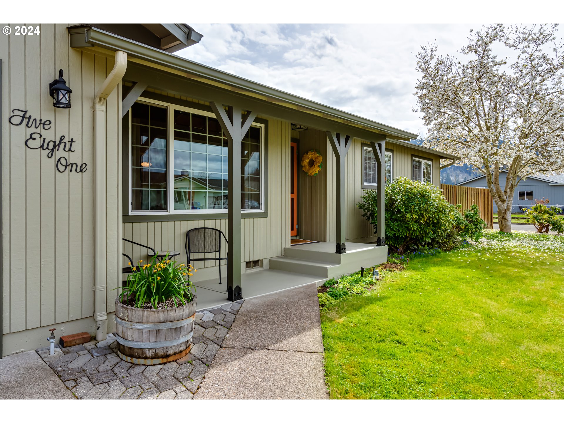 581 Laksonen Loop Springfield, OR 97478 - Photo 3 of 35 Gallery Image 3