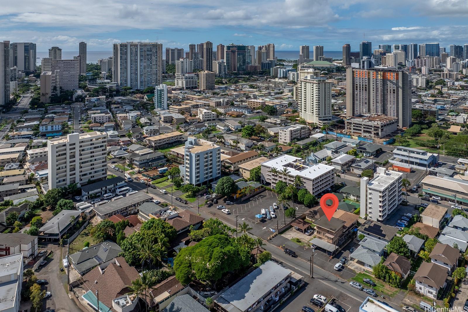 906 Hausten Street Honolulu, HI 96826 - Photo 20 of 21 a city view with tall buildings