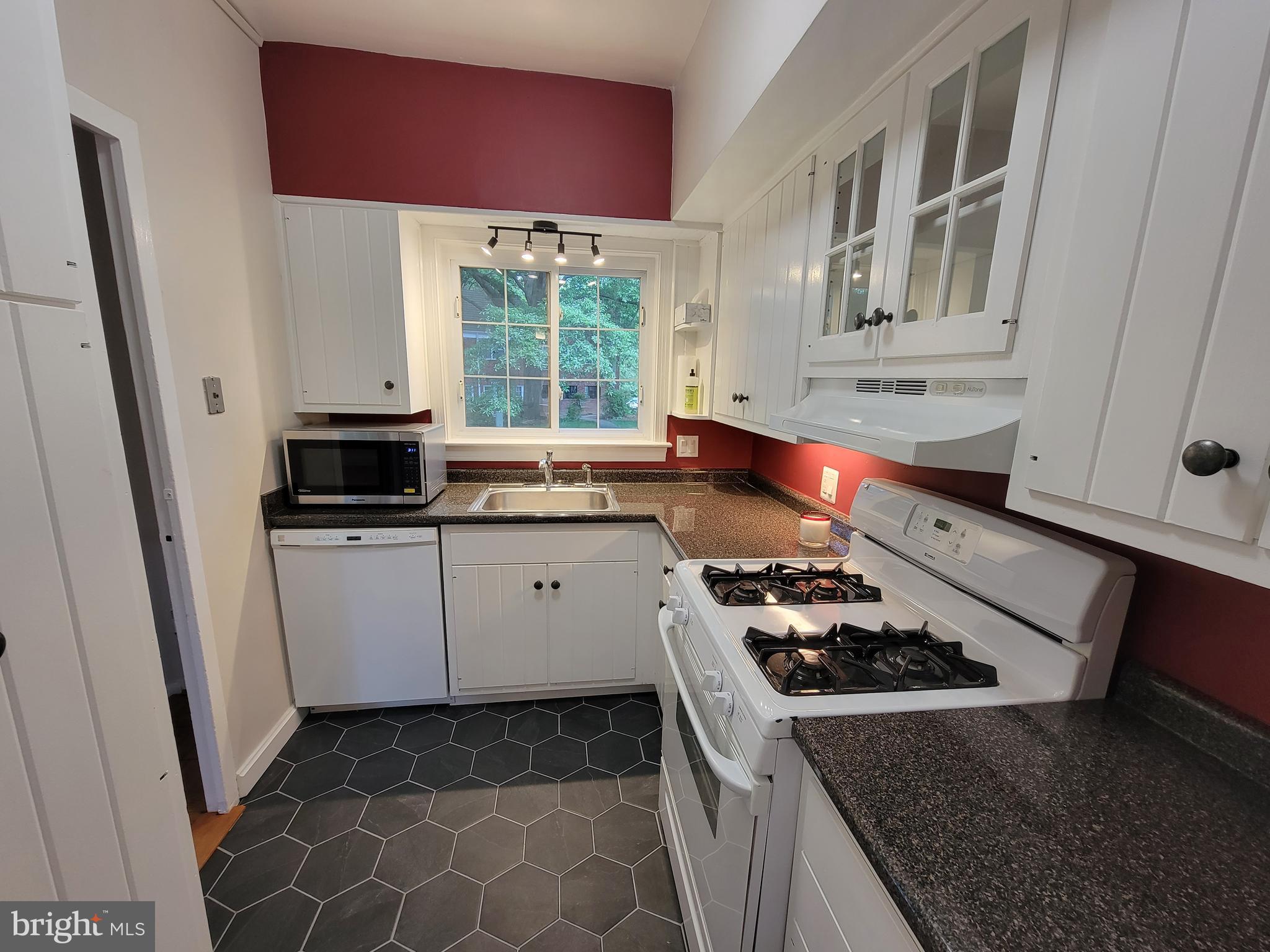 3472 Gunston Road, Unit 723 Alexandria, VA 22302 - Photo 7 of 33