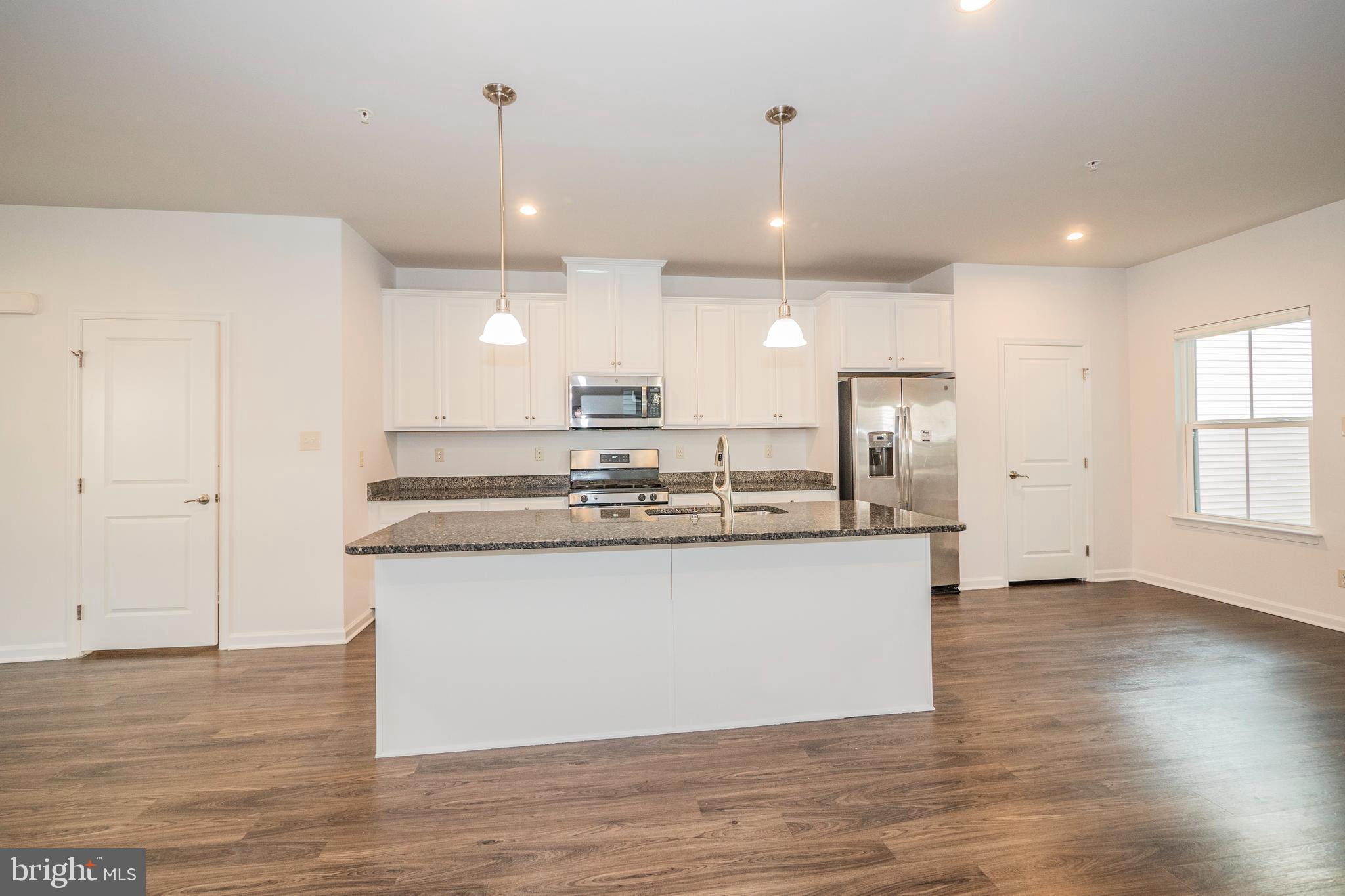 14208 Jaeger Road Clarksburg, MD 20871 - Photo 10 of 59 Main Level - Kitchen