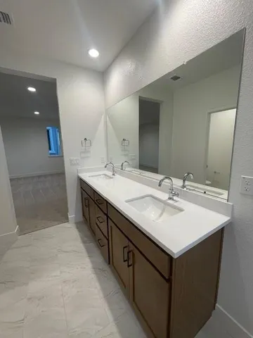 $863,143 | 617 Silver Canoe Court, Roseville, CA 95747