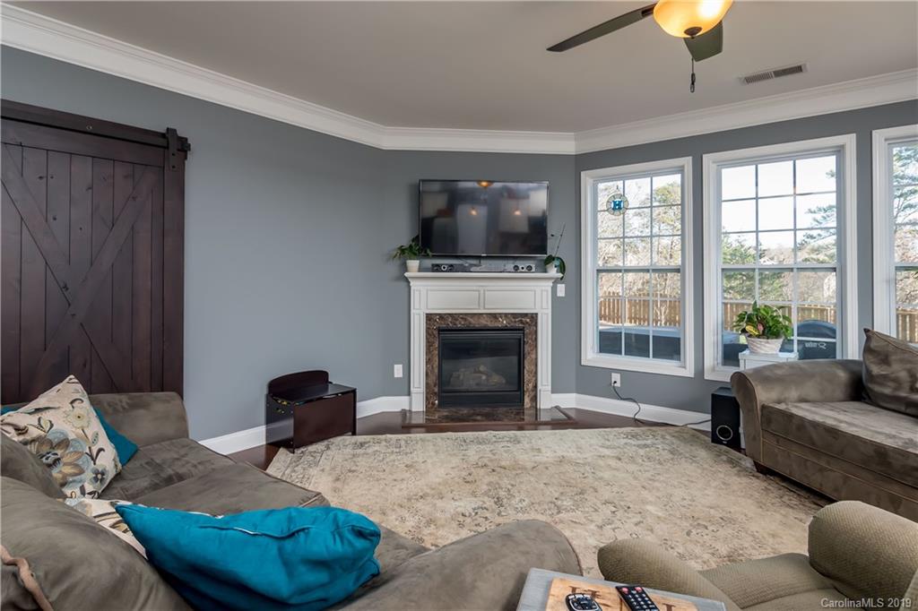9043 Inverness Bay Road Charlotte, NC 28278 - Photo 12 of 29 Gallery Image 12