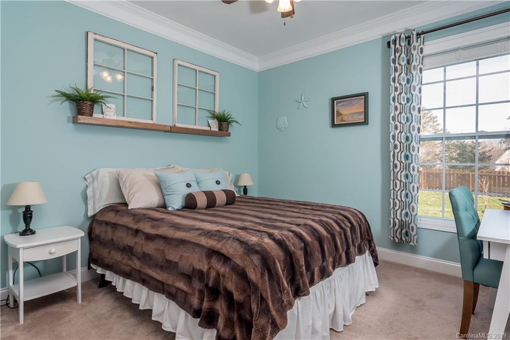9043 Inverness Bay Road Charlotte, NC 28278 - Photo 14 of 29 Gallery Image 14