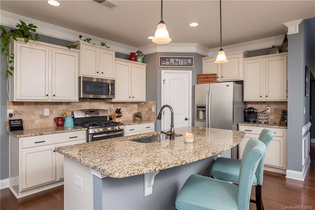 9043 Inverness Bay Road Charlotte, NC 28278 - Photo 8 of 29 Gallery Image 8