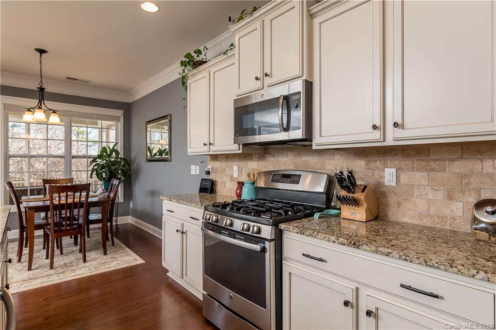 9043 Inverness Bay Road Charlotte, NC 28278 - Photo 10 of 29 Gallery Image 10