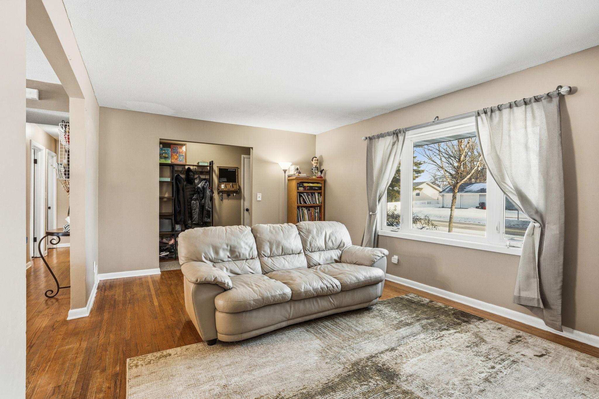 8206 Hemingway Avenue South Cottage Grove, MN 55016 - Photo 5 of 39