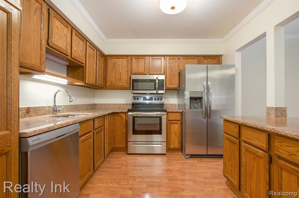 11841 Sycamore Road, Unit 37 Plymouth, MI 48170 - Photo 3 of 16