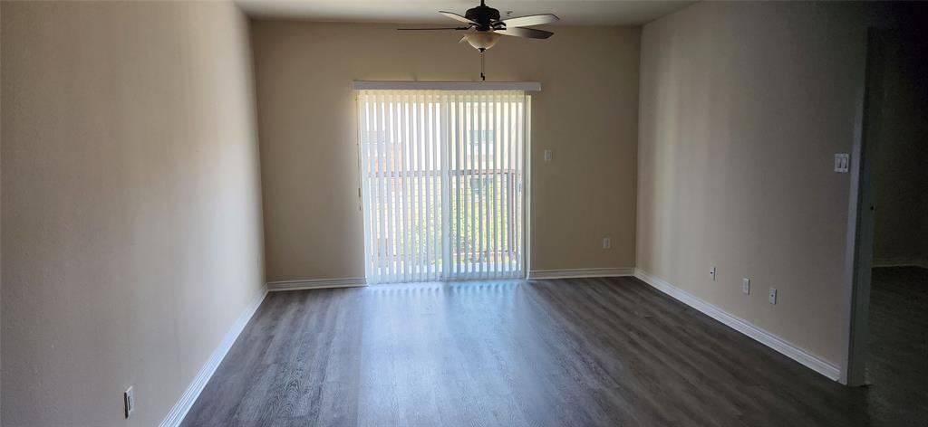 1100 West Trinity Mills Road, Unit 3029 Carrollton, TX 75006 - Photo 11 of 19 Livingroom