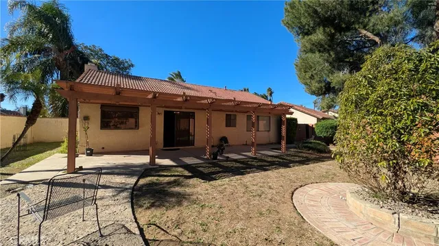 $3,000 | 4883 Newport Lane, Riverside, CA 92504