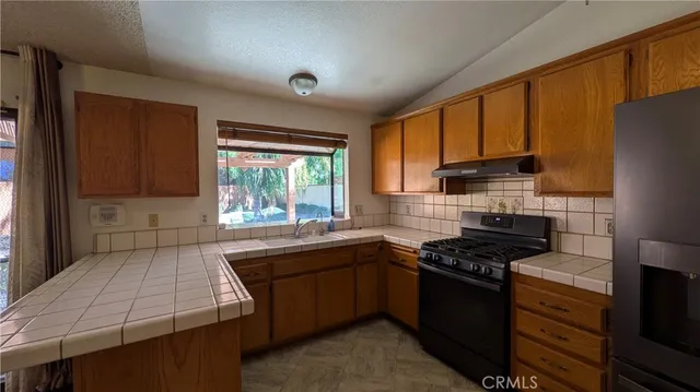 $3,000 | 4883 Newport Lane, Riverside, CA 92504