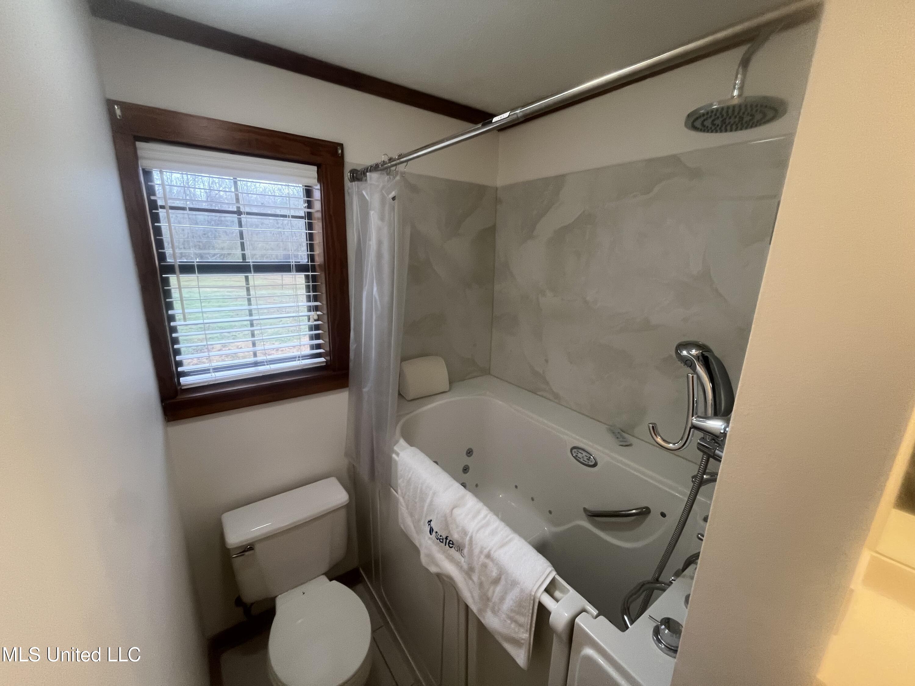 2820 Horace Lane Northwest Wesson, MS 39191 - Photo 5 of 19 IMG_7680