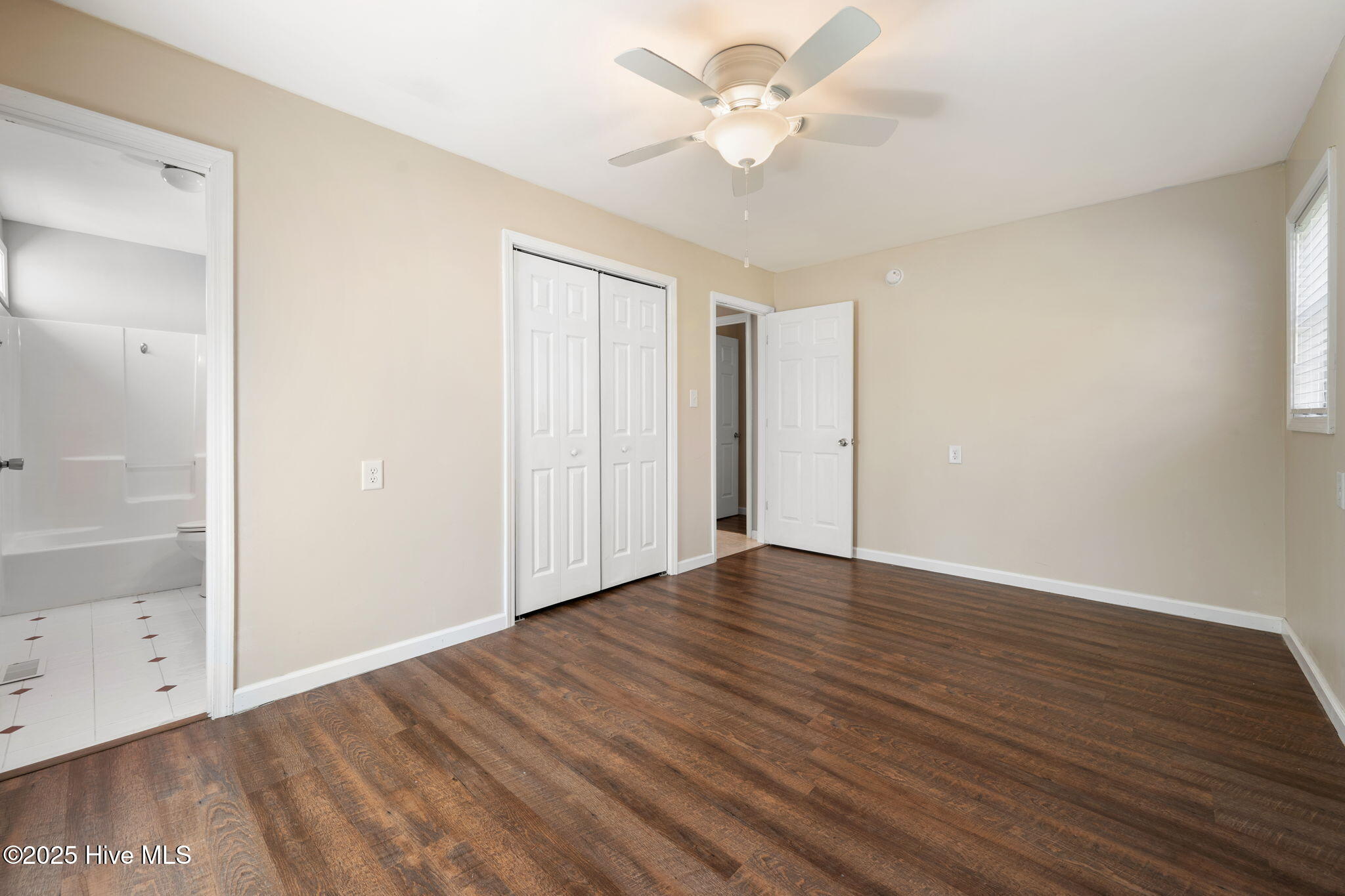 302 Thankful Road Rocky Point, NC 28457 - Photo 14 of 37 19-web-or-mls-primary bed