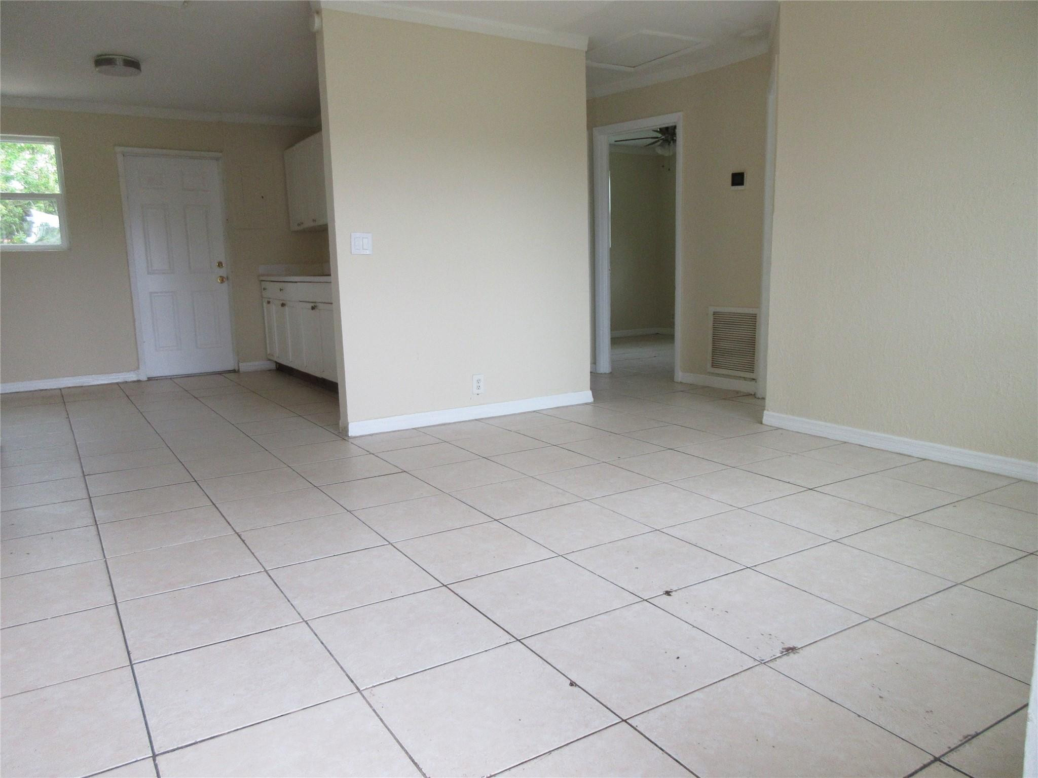 1548 West 10th Street Riviera Beach, FL 33404 - Photo 3 of 17 Photo 3