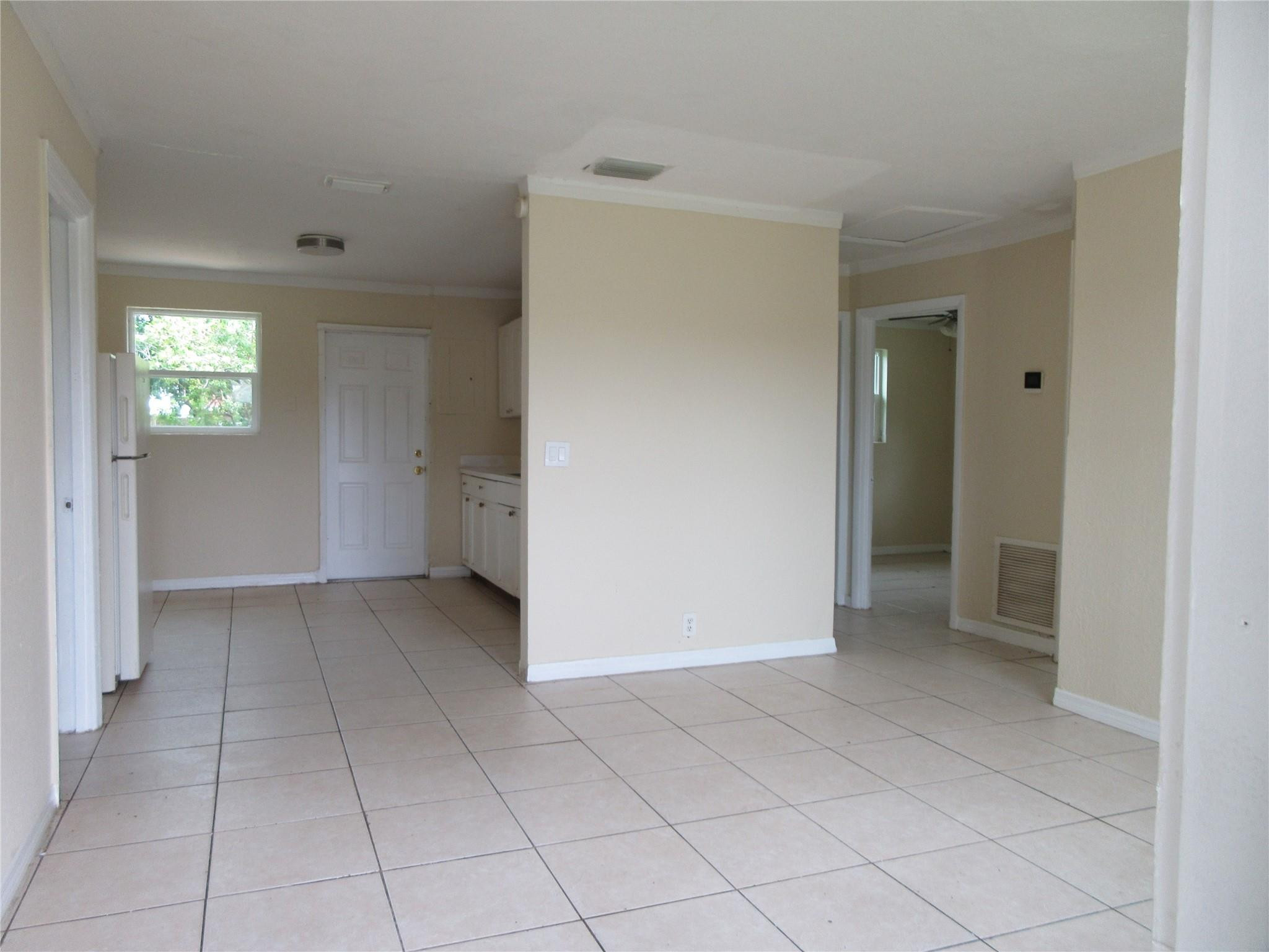 1548 West 10th Street Riviera Beach, FL 33404 - Photo 4 of 17 Photo 4