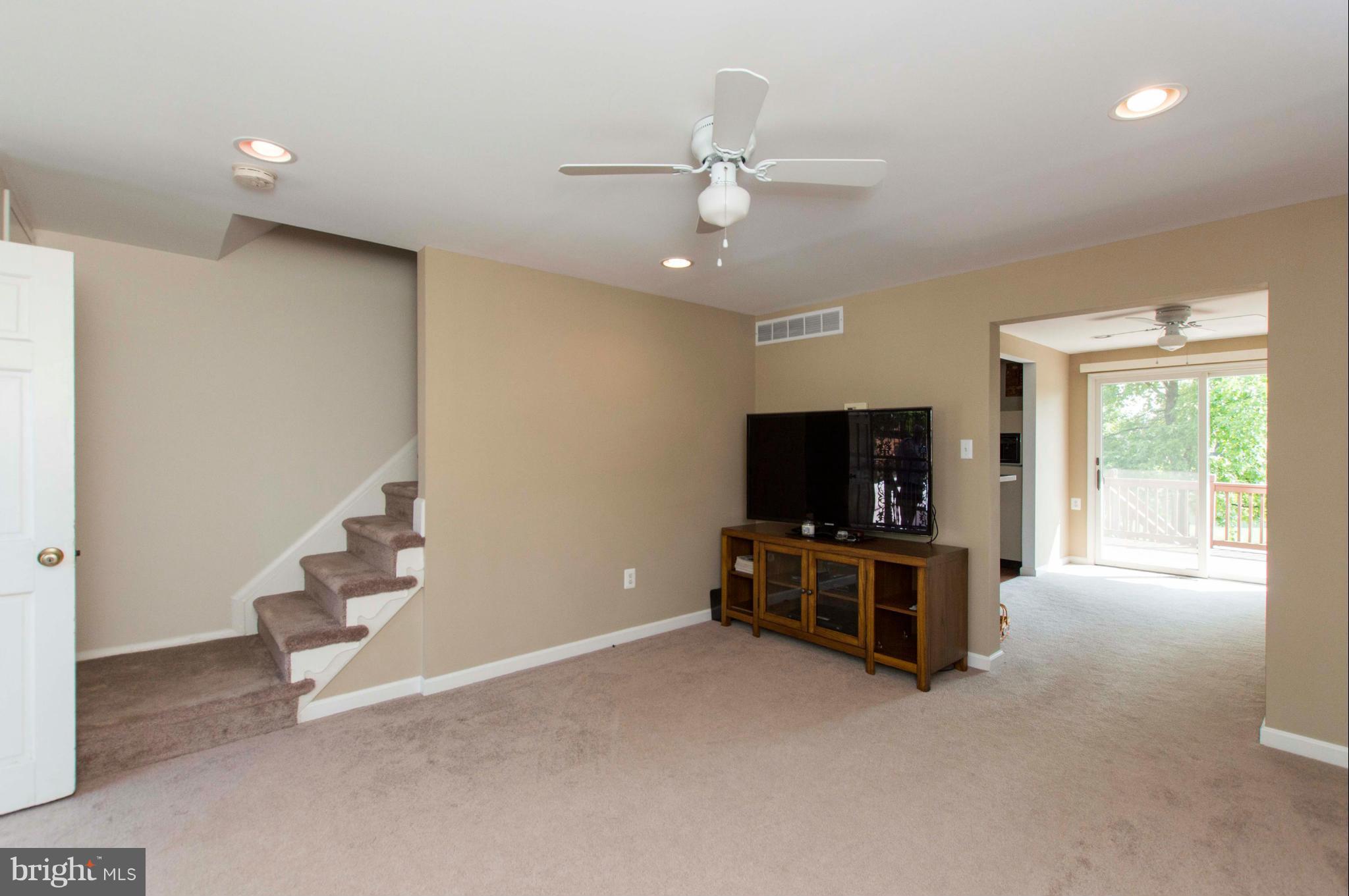 644 Kingston Road Baltimore, MD 21220 - Photo 6 of 30 Living Room