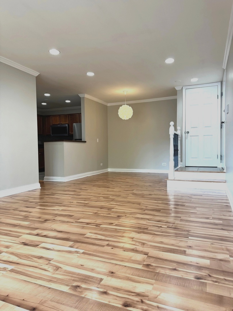 1356 McDowell Road, Unit 101 Naperville, IL 60563 - Photo 6 of 20 a view of a room