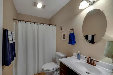 $489,000 | 471 Edge Hill Drive, Canyon Lake, TX 78133