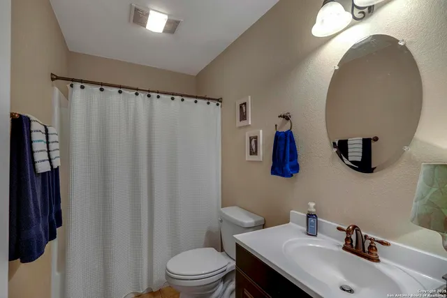 $489,000 | 471 Edge Hill Drive, Canyon Lake, TX 78133