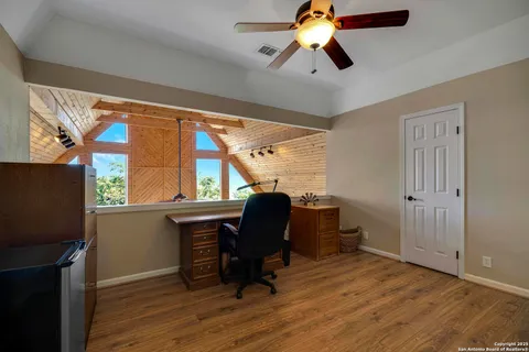 $489,000 | 471 Edge Hill Drive, Canyon Lake, TX 78133