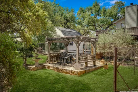 $489,000 | 471 Edge Hill Drive, Canyon Lake, TX 78133