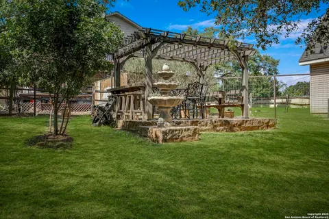 $489,000 | 471 Edge Hill Drive, Canyon Lake, TX 78133