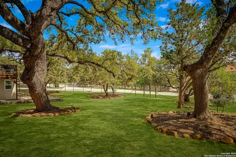 $489,000 | 471 Edge Hill Drive, Canyon Lake, TX 78133