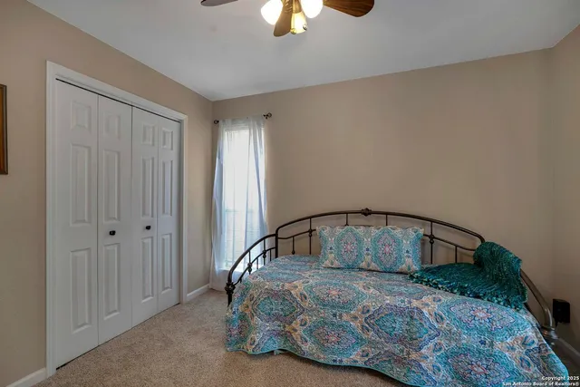 $489,000 | 471 Edge Hill Drive, Canyon Lake, TX 78133