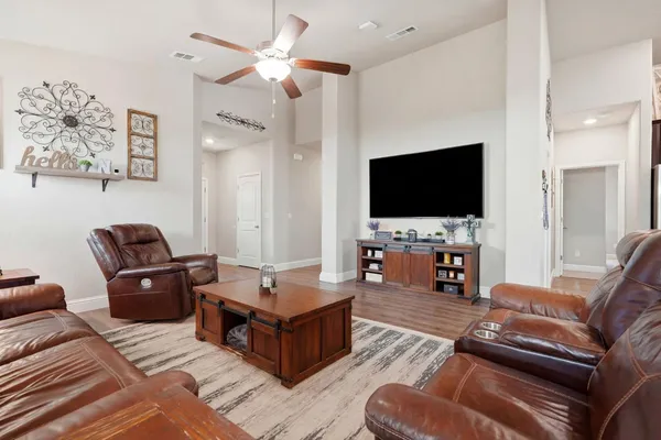 $475,000 | 756 Strada Street, Lemoore, CA 93245