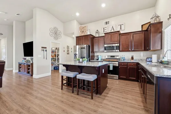 $475,000 | 756 Strada Street, Lemoore, CA 93245