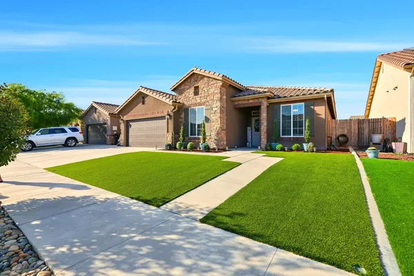 $475,000 | 756 Strada Street, Lemoore, CA 93245