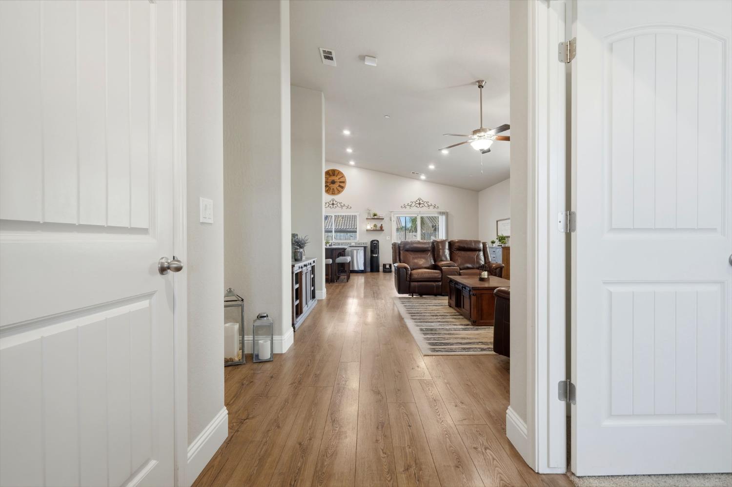 756 Strada Street Lemoore, CA 93245 - Photo 4 of 53