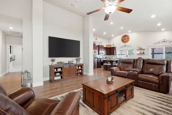 $475,000 | 756 Strada Street, Lemoore, CA 93245