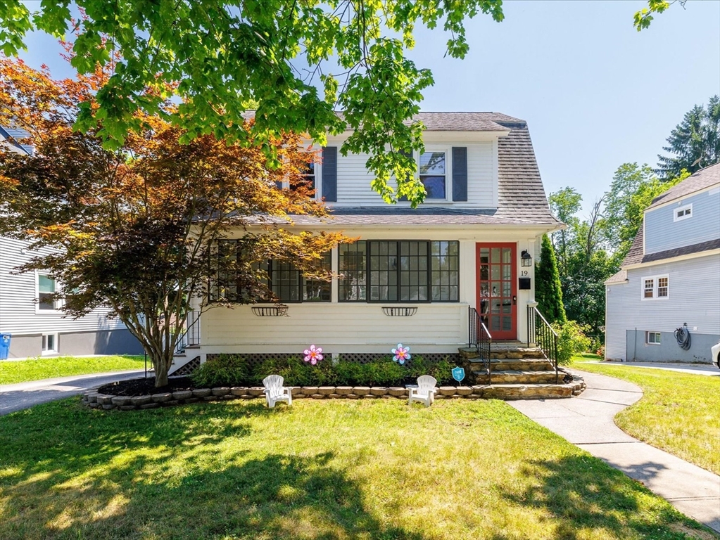 19 Barnard Road Worcester, MA 01605 - Photo 1 of 34