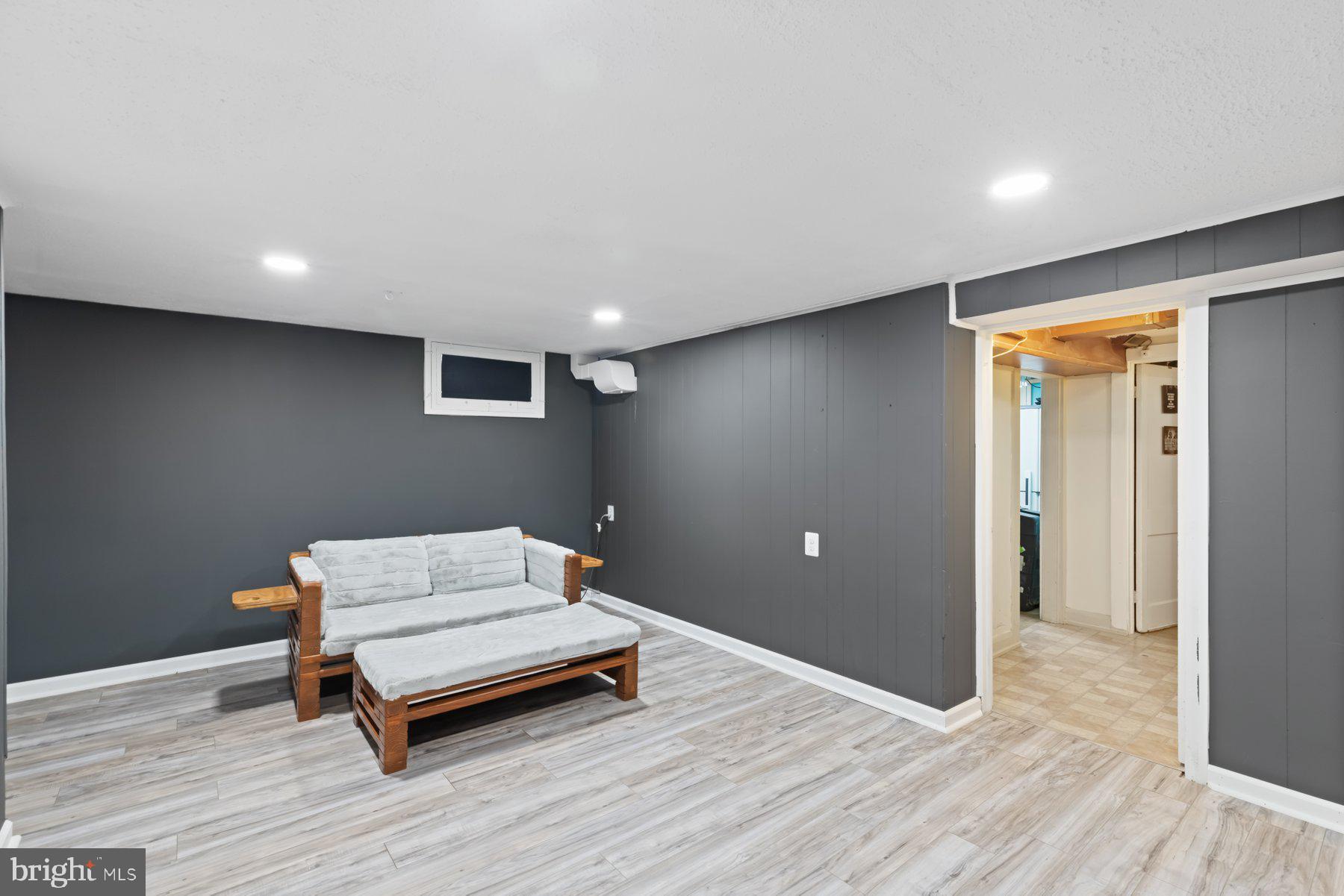 708 Edmondson Avenue Baltimore, MD 21228 - Photo 25 of 30 Family Room