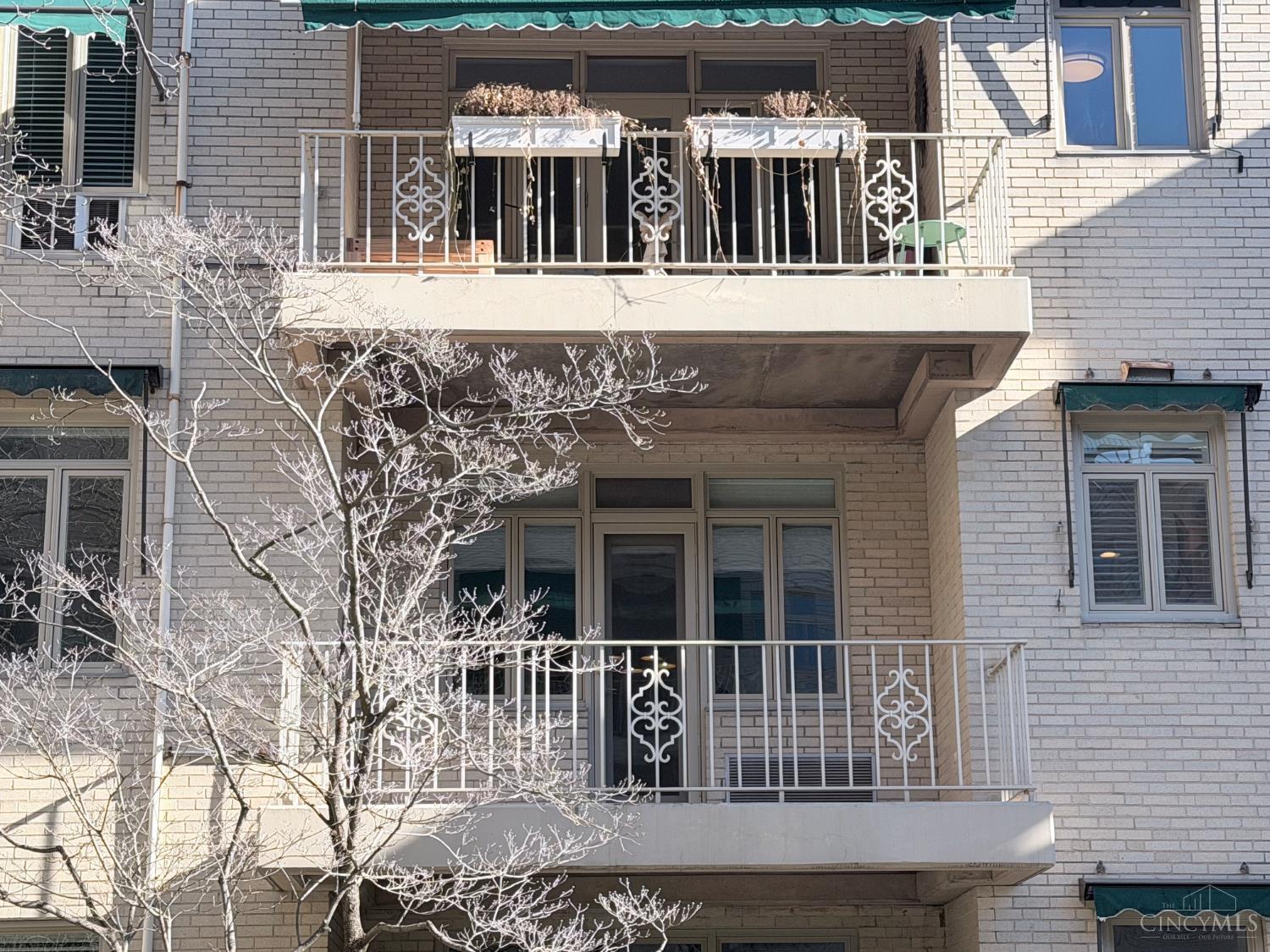 2374 Madison Road, Unit E2F Cincinnati, OH 45208 - Photo 21 of 39 Gallery Image 21