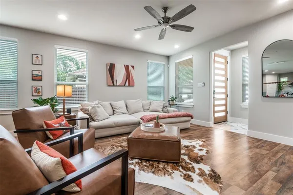 $3,100 | 2123 Ramsey Avenue, Dallas, TX 75216
