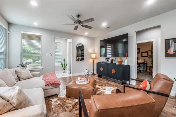$3,100 | 2123 Ramsey Avenue, Dallas, TX 75216