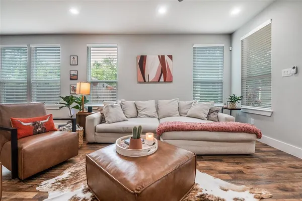 $3,100 | 2123 Ramsey Avenue, Dallas, TX 75216