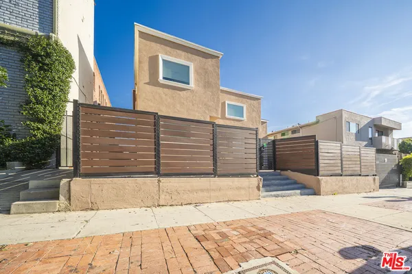 $3,100 | 136 North Rampart Boulevard, Unit 2, Los Angeles, CA 90026