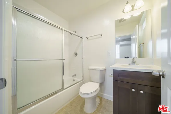 $3,100 | 136 North Rampart Boulevard, Unit 2, Los Angeles, CA 90026