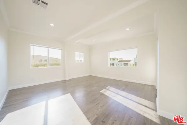 $3,100 | 136 North Rampart Boulevard, Unit 2, Los Angeles, CA 90026