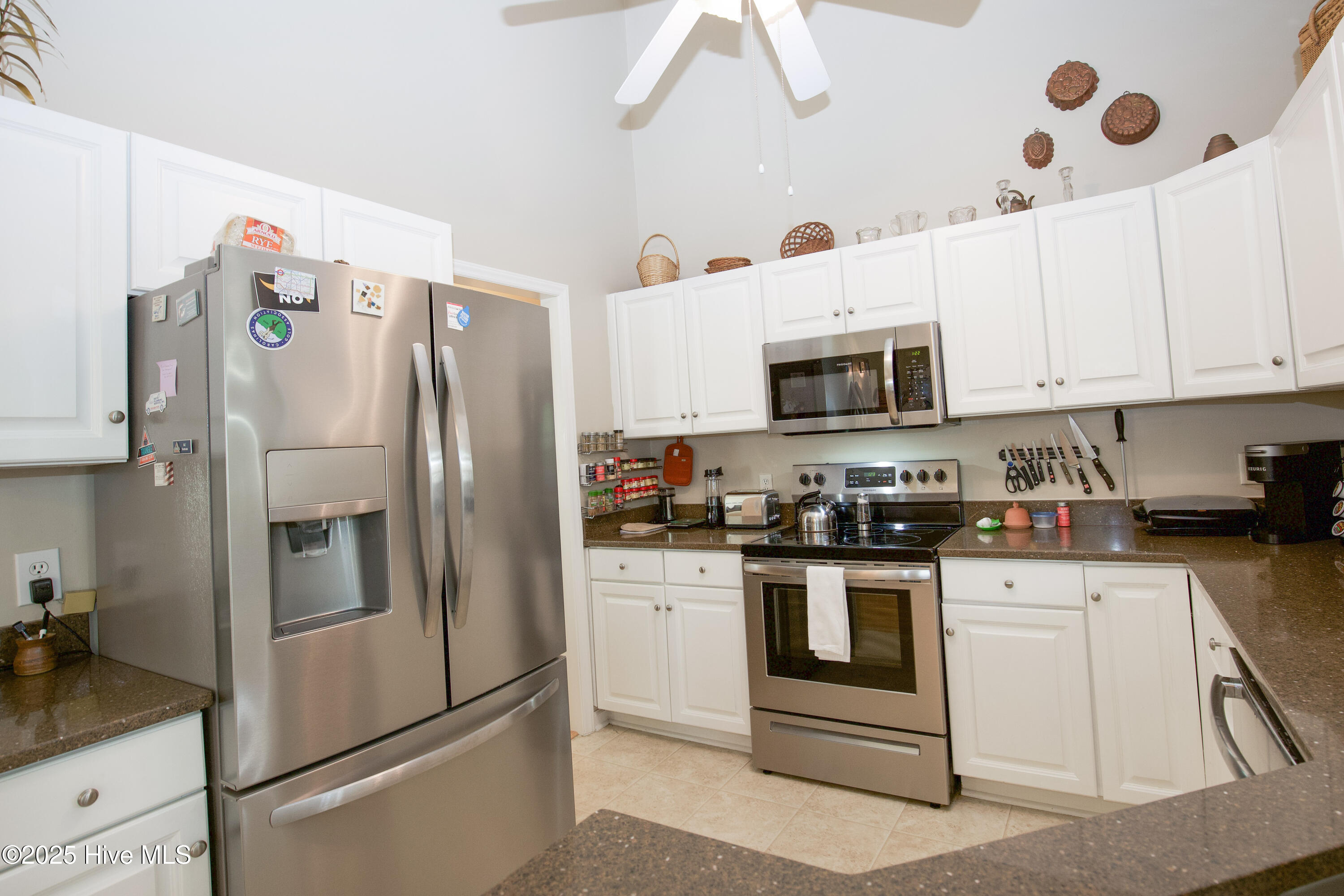 207 Kinloch Way Aberdeen, NC 28315 - Photo 10 of 38 Stainless appliances
