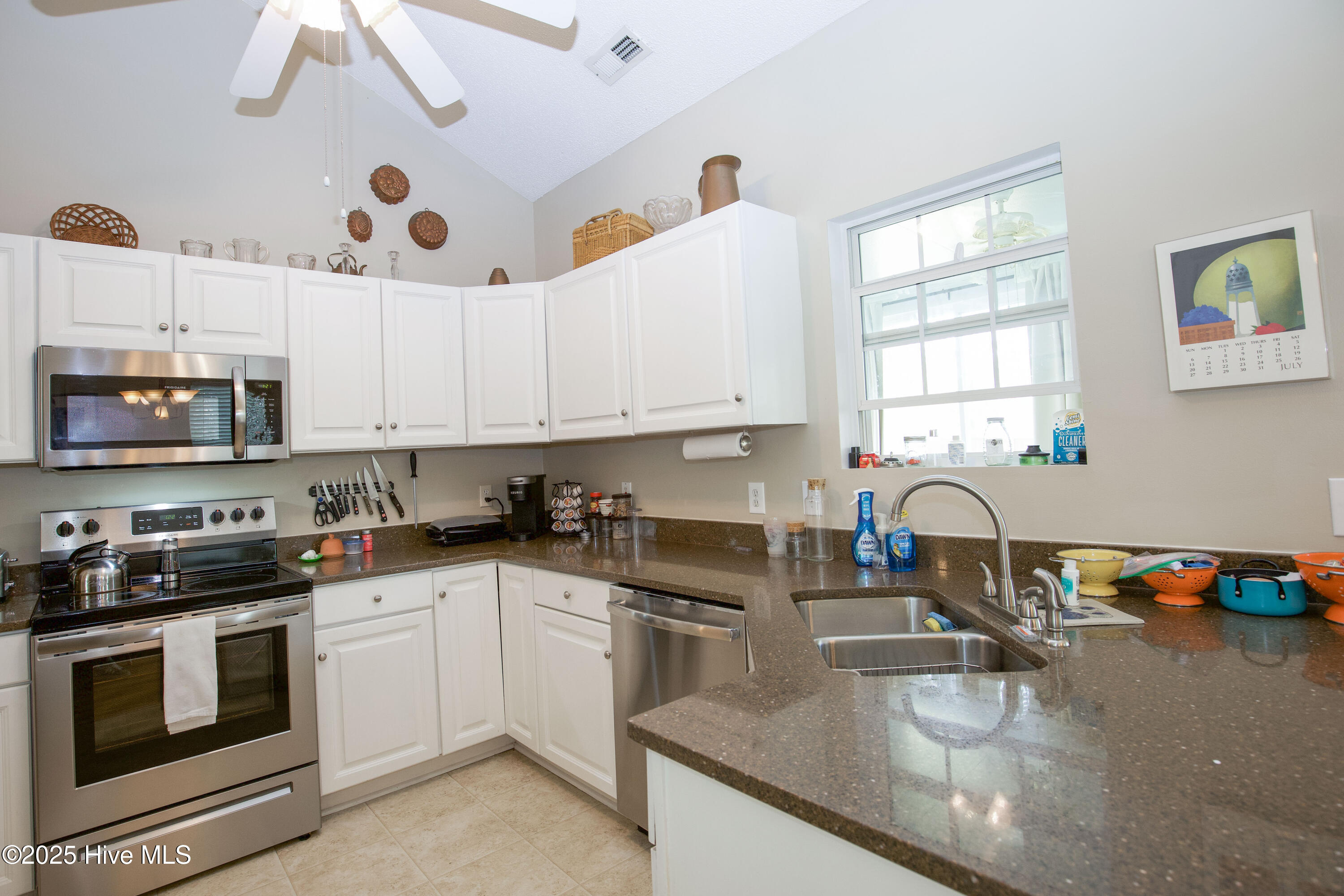 207 Kinloch Way Aberdeen, NC 28315 - Photo 11 of 38 Granite counter tops